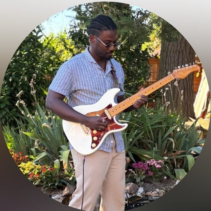 Paul à la guitare