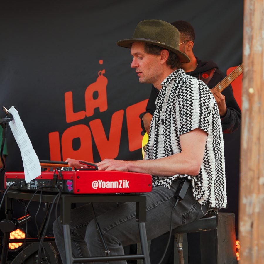 Yoann aux claviers